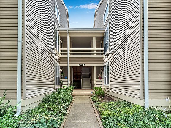 2nd image of 6608 Jupiter Hills Cir APT B