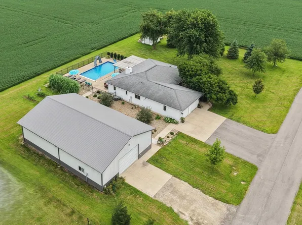 111 S 12th St, Montezuma, IA 50171