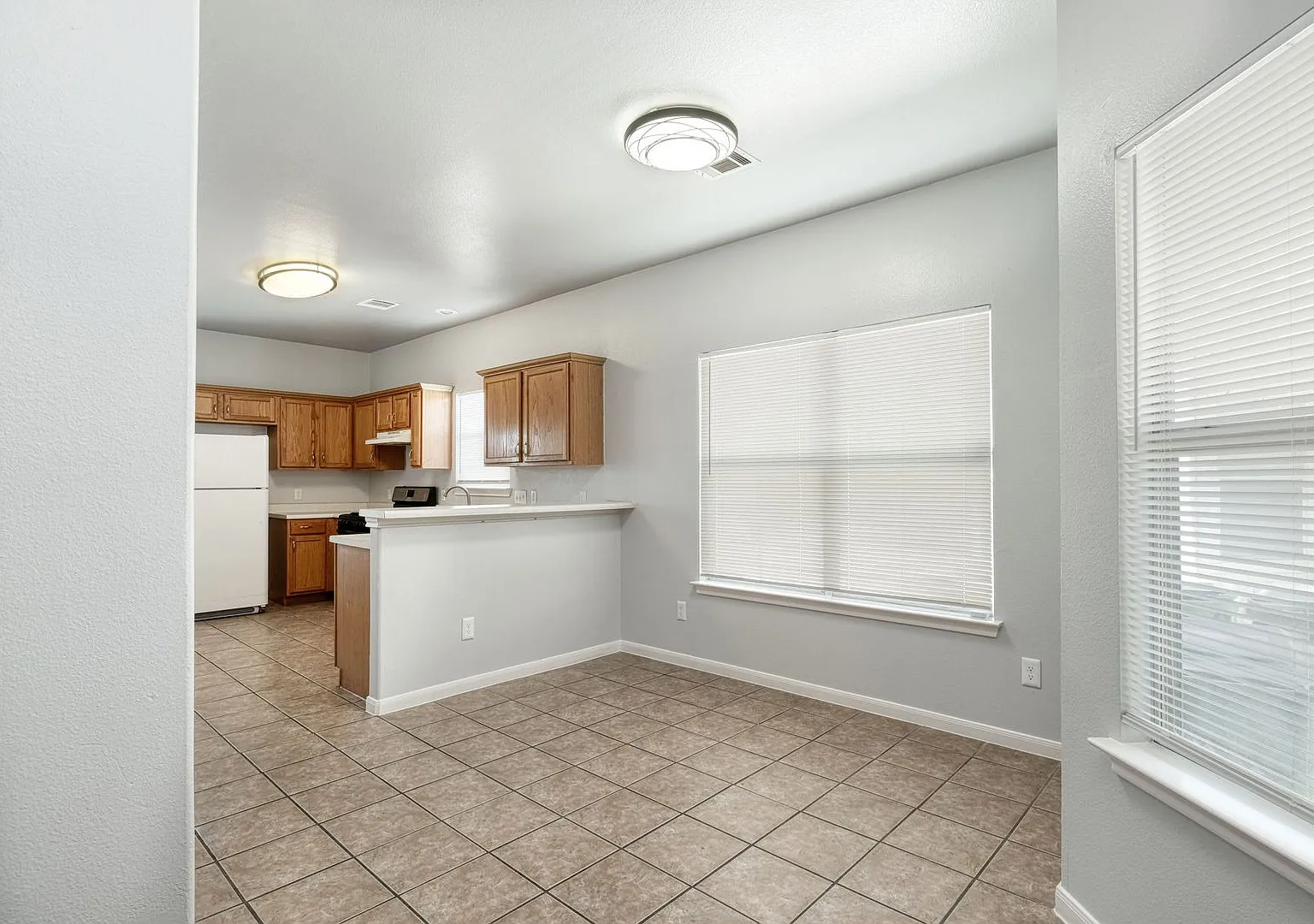 2802 Southampton Way — Photo 3
