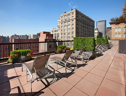 Rented by Greystar | media 20