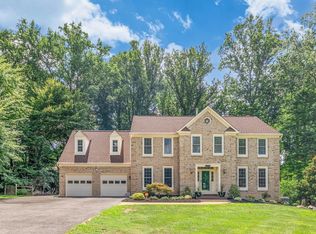 10821 Fieldwood Dr, Fairfax, VA 22030
