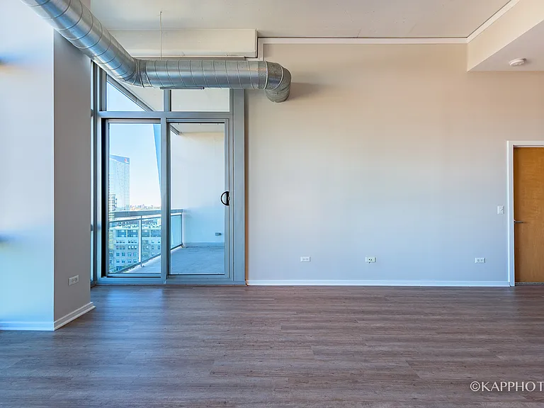 1819 S Michigan Ave #807 — Photo 6