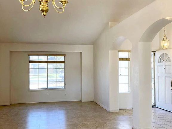 3rd image of 14004 Dale Ct