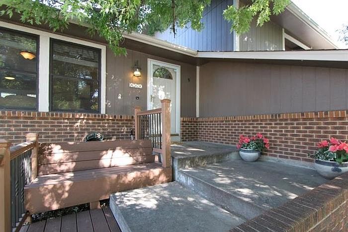 2nd image of 914 49th Avenue Pl