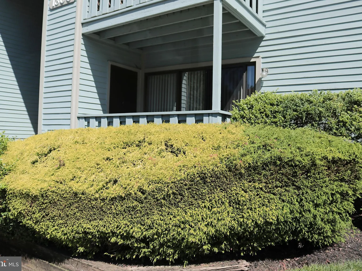 2 bed, 940 sqft, $2,100 — Photo 3