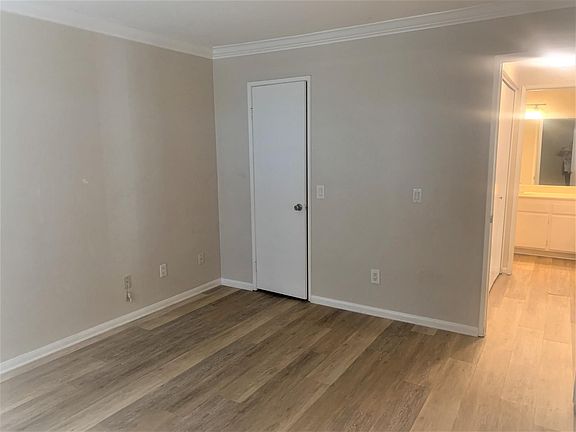 4th image of 206 Woodland Pkwy Unit 128