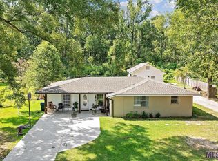 734 Castlewood St, Denham Springs, LA 70726