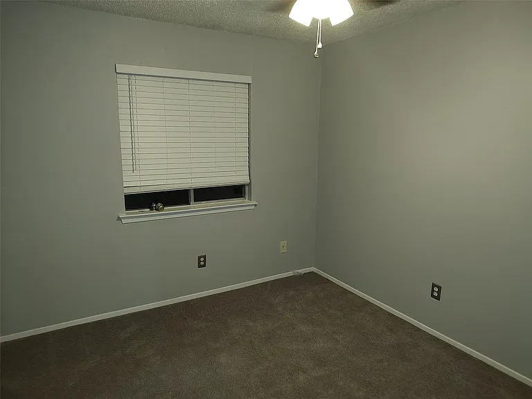2005 Iroquois Ln #A — Photo 10