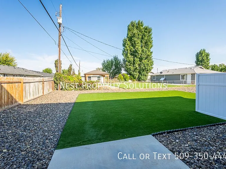 1070 S Grand Dr #B — Photo 40