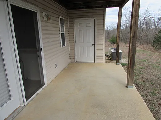 22710 Hanley Ln — Photo 12