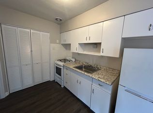 8053 Gravois Rd, Saint Louis, MO 63123