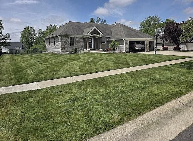 1st image of 23 Arrowhead Dr