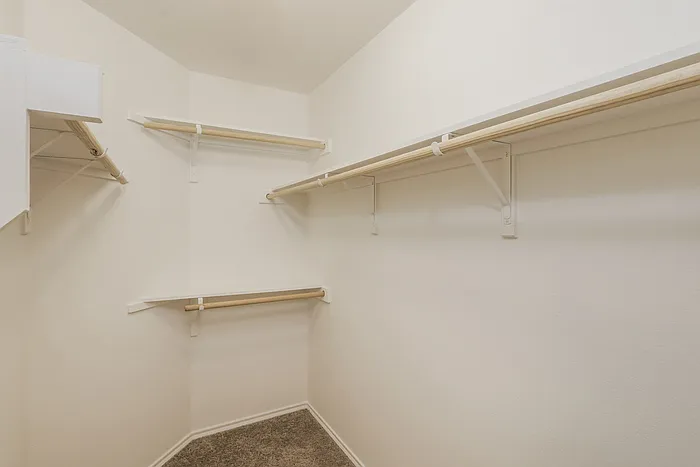 233 Thoroughbred St — Photo 10