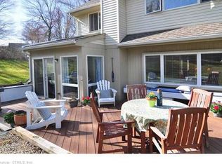 195 W Bass Ln, Suffield, CT 06078