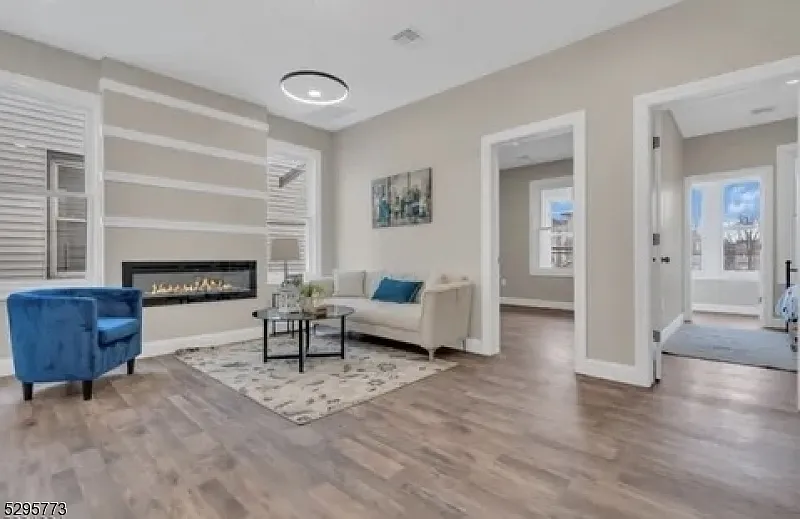 3 bed, $2,800 — Photo 3