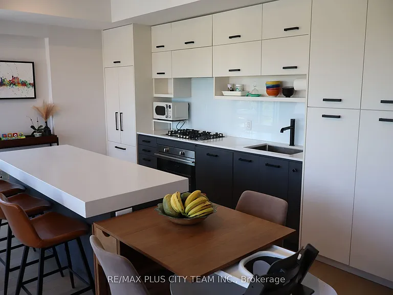 1888 Queen St E #507 — Photo 3