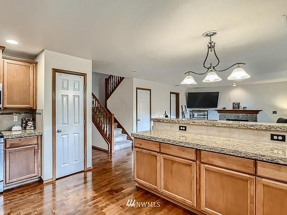4th image of 7512 58th Pl NE