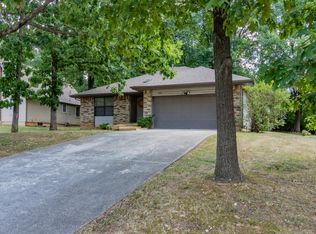 3750 N Williams Pl, Springfield, MO 65803