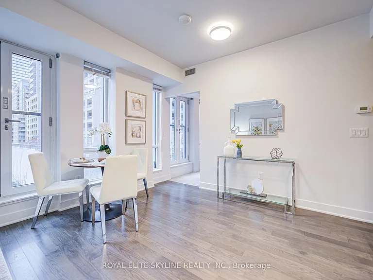 955 Bay St #310 — Photo 13