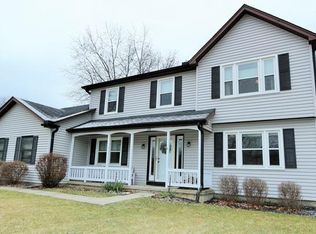 318 Claire Ln, Cary, IL 60013