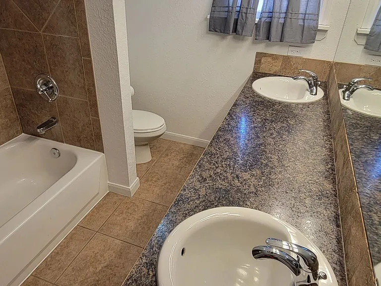 1515 S Abilene Ave — Photo 16
