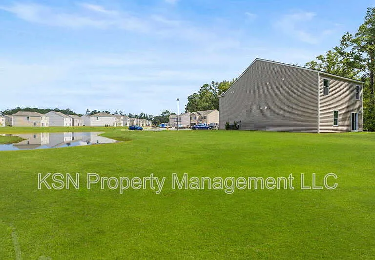 129 Azure Dr — Photo 44