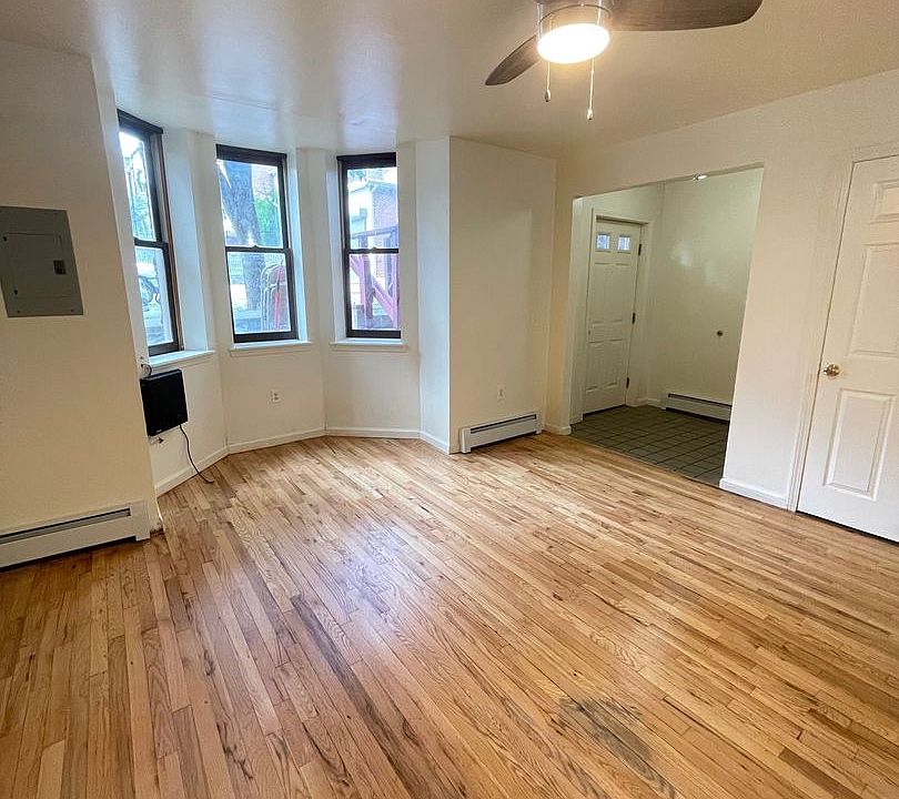 1st image of 52 Johnston St APT 1