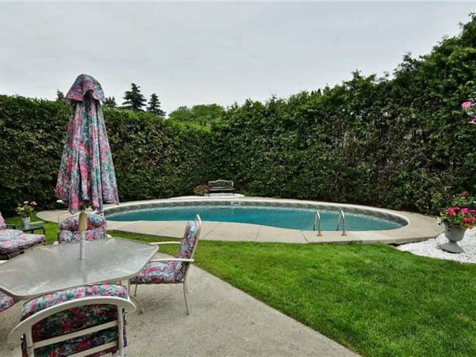 2nd image of 47 Wintergreen Dr