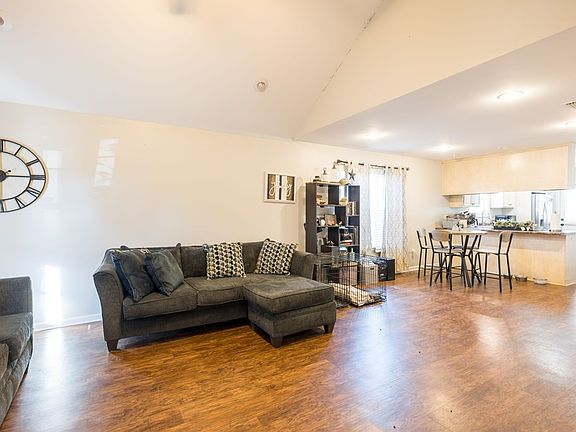 5th image of 4146 Barrington Dr