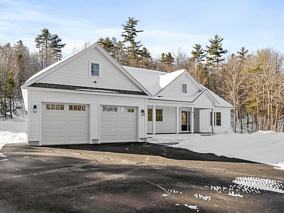 3rd image of 6 CASCADE Drive