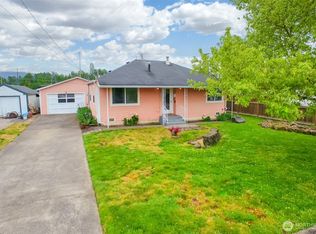 825 Myrtine St, Enumclaw, WA 98022