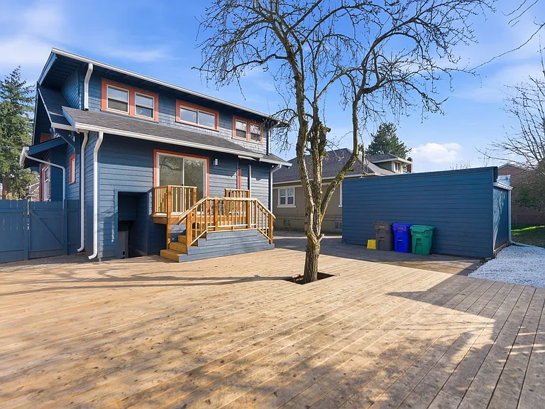 2945 NE 57th Ave — Photo 8