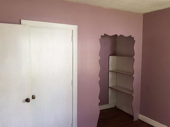 5th image of 410 Pine Hill Ct