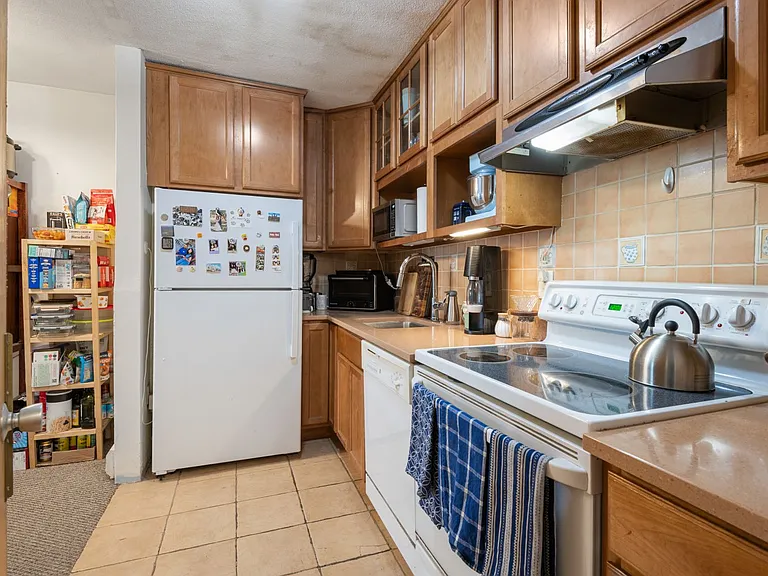 2 Larose Pl #10 — Photo 3