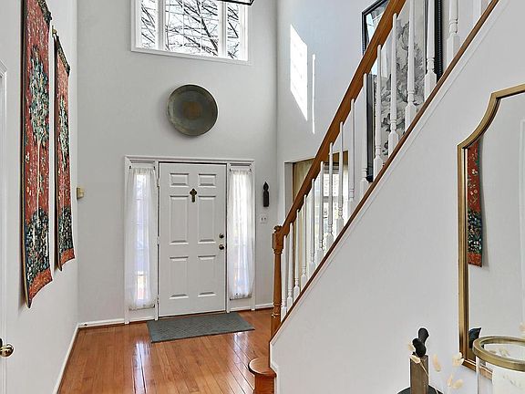5th image of 13106 Farmsted Ct