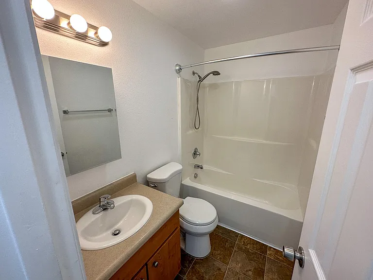 3456 Hadley St NE — Photo 21