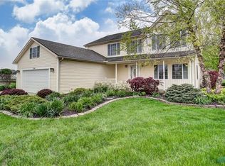1136 Robin Ct, Bowling Green, OH 43402
