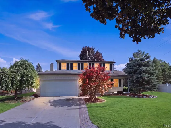 13622 Biscayne Dr, Sterling Heights, MI 48313