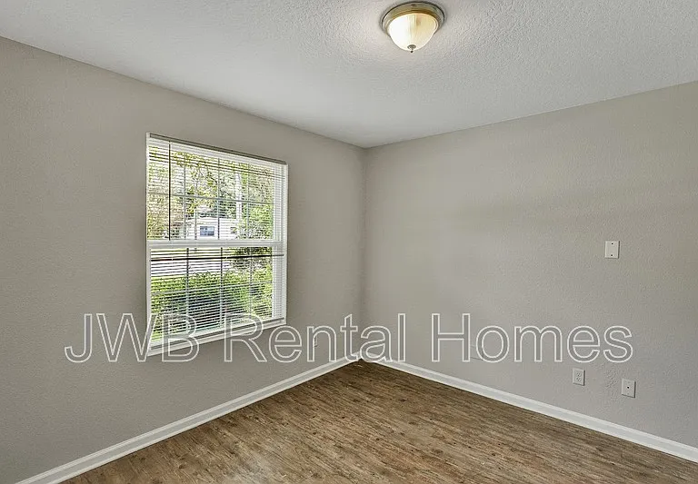 10351 Pinehurst Dr — Photo 12