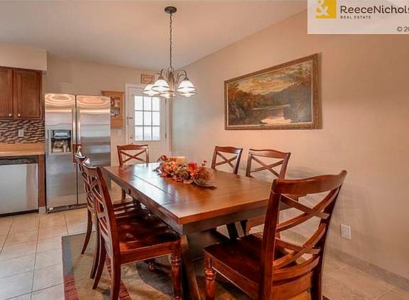 Nice sized dining area