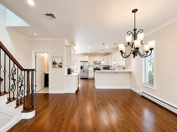 4th image of 78 Lincoln Ave