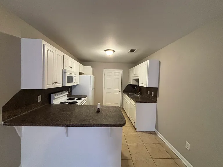 308 Clint Rd #B — Photo 5