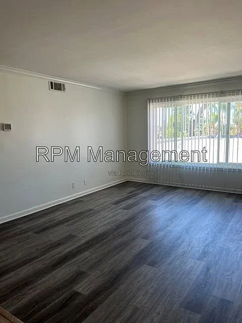 20327 Saticoy St — Photo 2