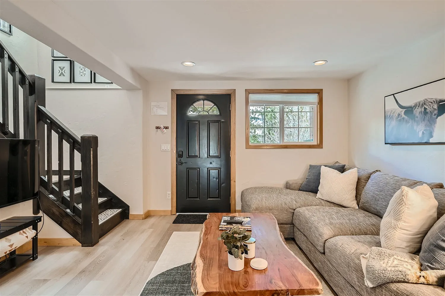 4 bed, 1320 sqft, $4,200 — Photo 3