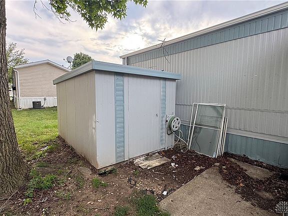 3rd image of 5083 Santa Fe Dr