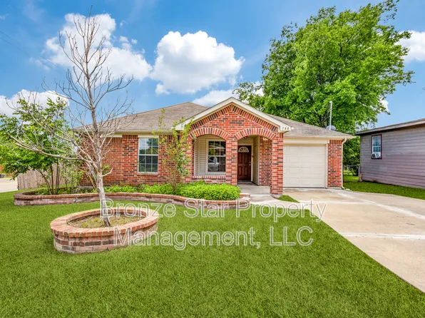 722 Seneca Dr, Garland, TX 75040