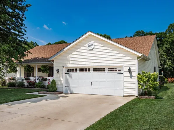 405 Meadowland Dr, Newark, OH 43055