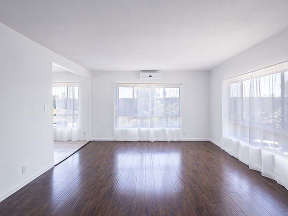 5th image of 924 N Kingsley Dr #8A