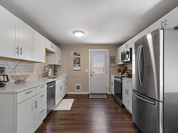 4th image of 3407 E 32nd Ave