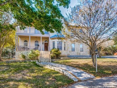 100 River Blf, Castroville, TX, 78009